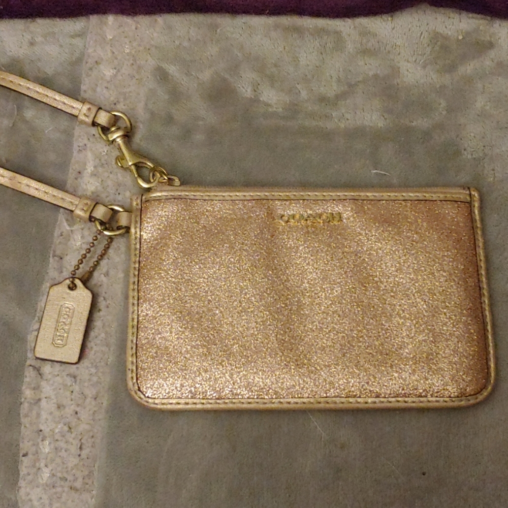 ✨ Coach Wristlet